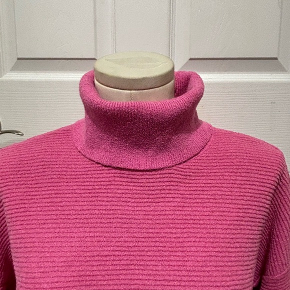 NWT Design Lab Crop Top/ Sweater / Pink - Picture 3 of 9